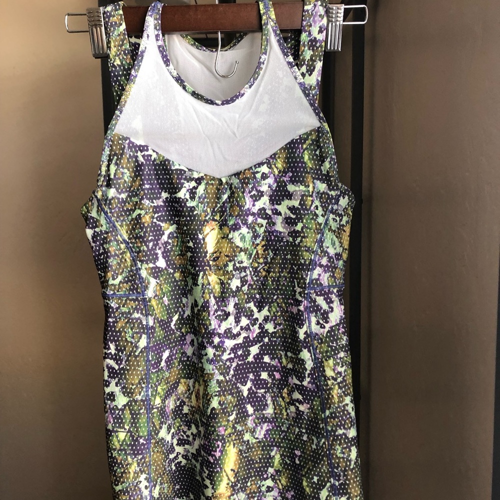 Lululemon Size 4 Top